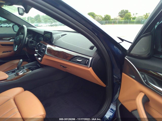 2018 BMW 5 Series, VIN: WBAJA5C54JWA38240