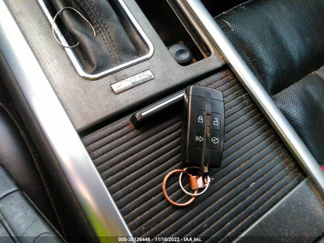 Lincoln MKS 2011 1LNHL9DR5BG604205 Image 3