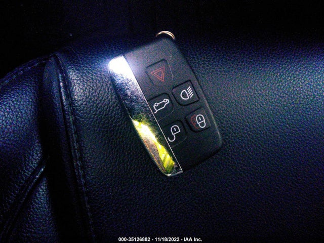 Jaguar XF 2016 SAJBJ4BVXGCY18139 Image 3