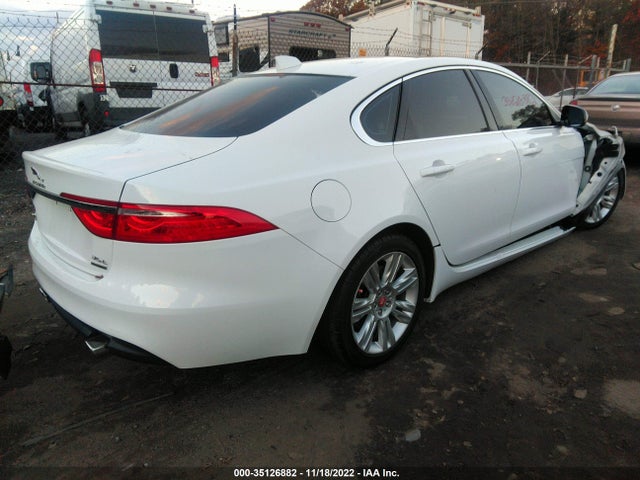 Jaguar XF 2016 SAJBJ4BVXGCY18139 Image 5