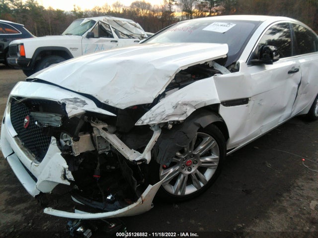 Jaguar XF 2016 SAJBJ4BVXGCY18139 Image 7
