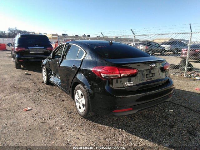 2017 Kia Forte, VIN: 3KPFL4A77HE099388