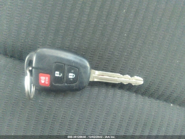 2017 TOYOTA RAV4 LE VIN: JTMBFREV8HJ709572