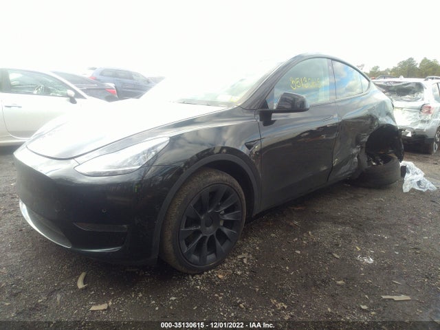 Tesla Model Y Long Range 2021 5YJYGDEE2MF287651 Image 2