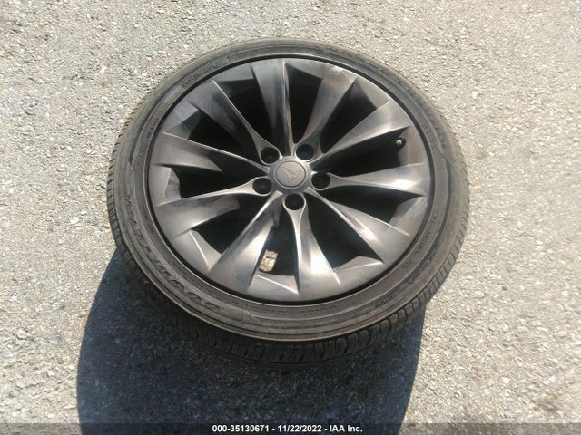 2017 Tesla Model S, VIN: 5YJSA1E19HF198734