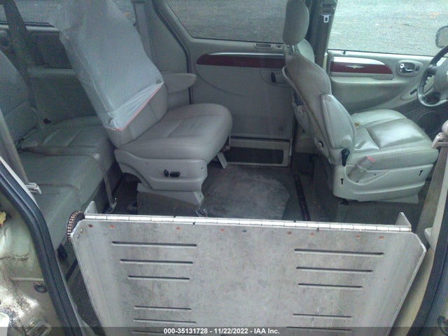 2C4GP64L95R275722 Chrysler Town & Country Limited