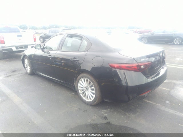 2022 Alfa Romeo Giulia, VIN: ZARFAMAN5N7660337