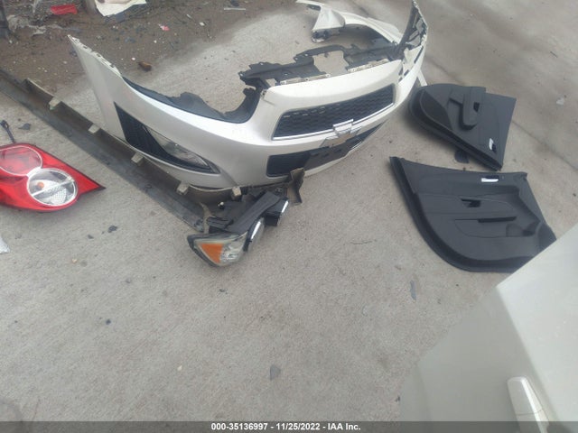Chevrolet Sonic Rs 2016 1G1JG5SB3G4110676 Image 4