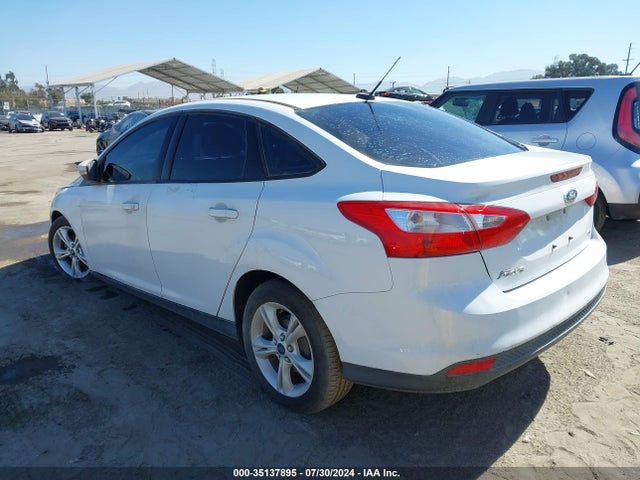 Ford FOCUS SE 2014 1FADP3F28EL413772 Image 3