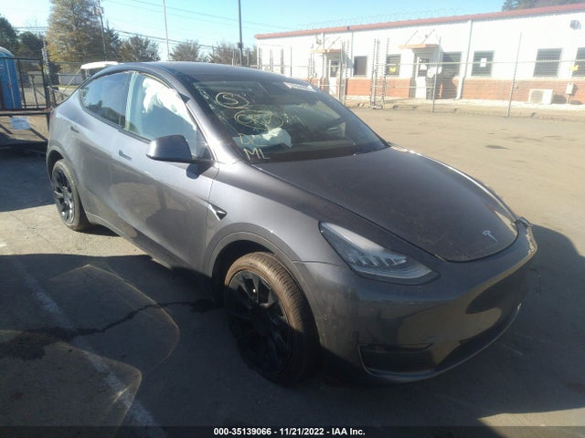 Tesla Model Y 2020 5YJYGDEF3LF001121 main image