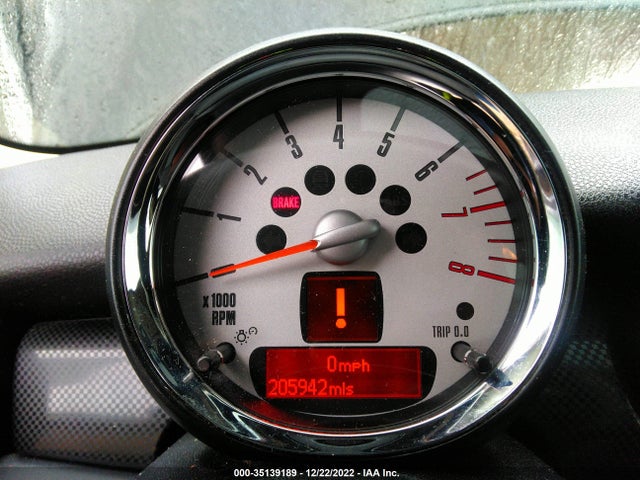 2011 MINI COOPER HARDTOP S VIN: WMWSV3C59BTY23981
