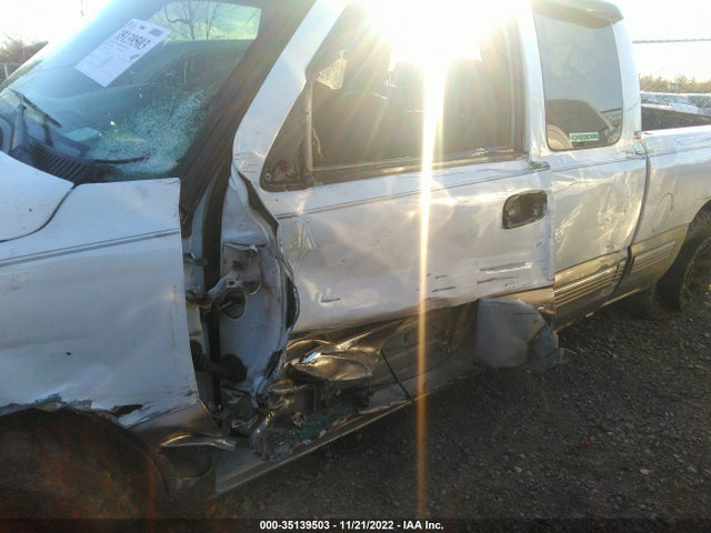 2000 CHEVROLET SILVERADO 1500 LS VIN: 2GCEC19T8Y1359953