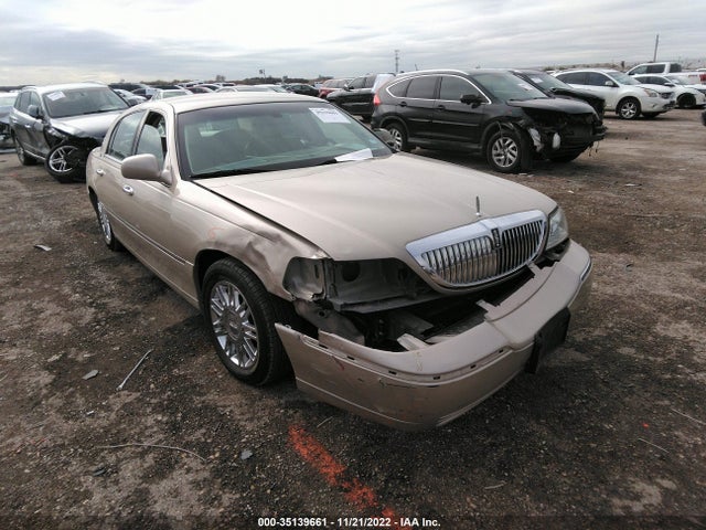 Lincoln Town Car Signature Limited 2007 1LNHM82V57Y618999 zdjęcie główne