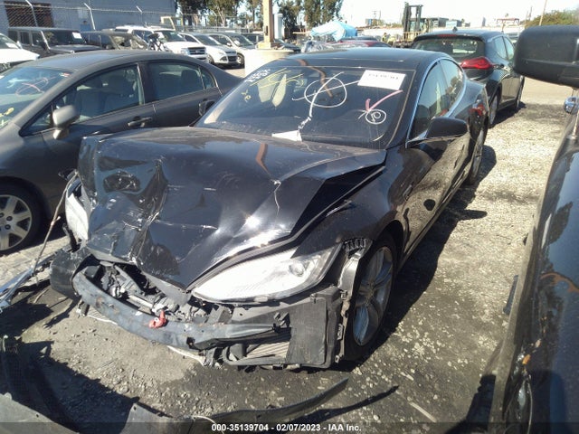 2015 Tesla Model S, VIN: 5YJSA1S21FF086293
