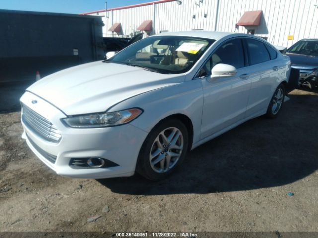 3FA6P0HD8FR163667 Ford FUSION SE