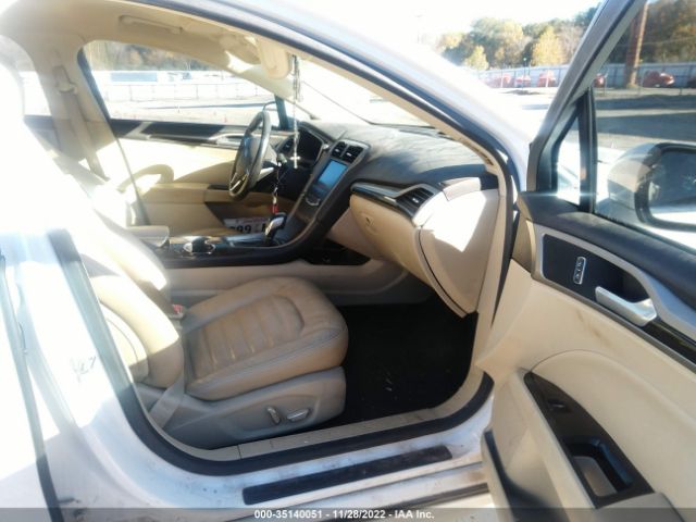 3FA6P0HD8FR163667 Ford FUSION SE