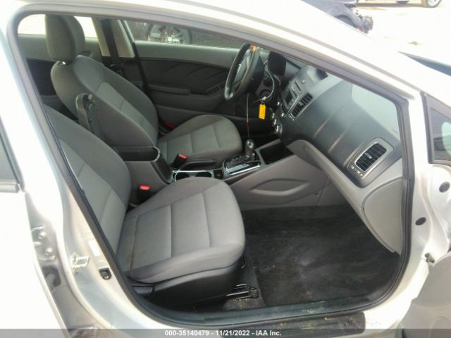 3KPFK4A76JE225863 KIA FORTE LX