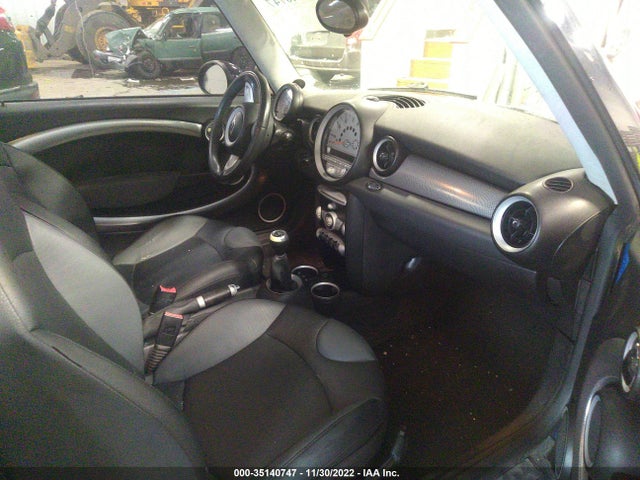 2007 MINI COOPER HARDTOP S VIN: WMWMF73557TT80233