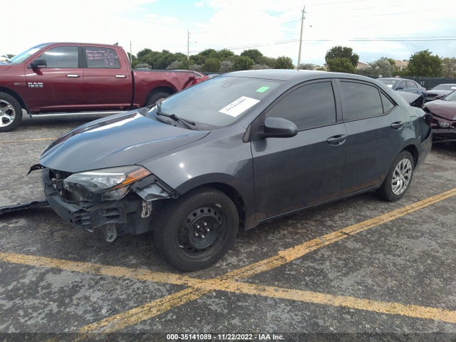 Toyota COROLLA LE 2018 5YFBURHE6JP801346 Image 2