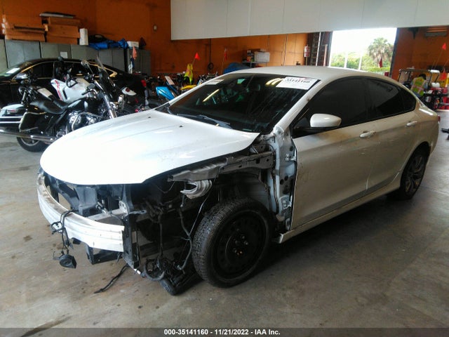 Chrysler 200 S 2015 1C3CCCBB6FN578950 Image 2