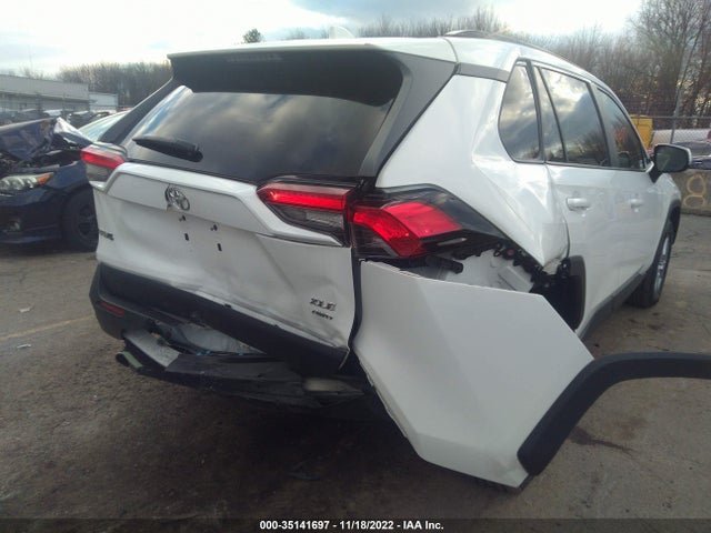 2019 TOYOTA RAV4 XLE VIN: JTMP1RFV1KD013080