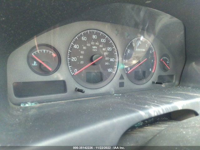 2002 VOLVO V70 VIN: YV1SW61R621251023