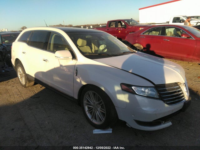2018 Lincoln MKT, VIN: 2LMHJ5AT8JBL01721