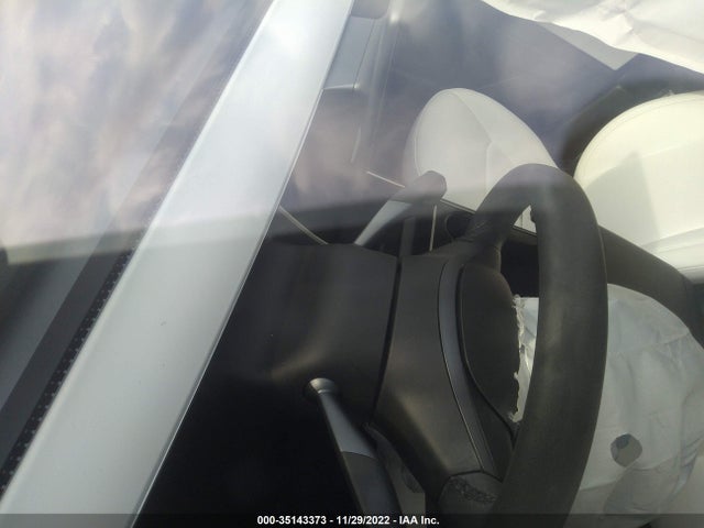 2020 Tesla Model Y, VIN: 5YJYGDEE9LF037189