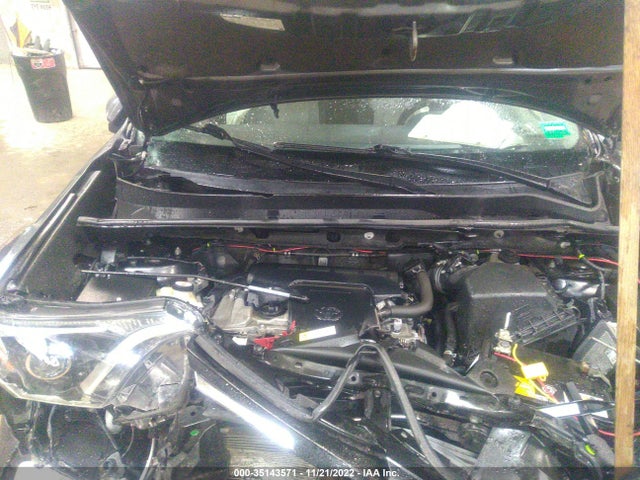 2017 Toyota RAV4, VIN: JTMRFREV0HJ701058