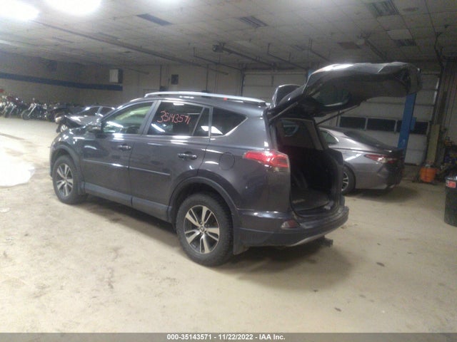 2017 Toyota RAV4, VIN: JTMRFREV0HJ701058