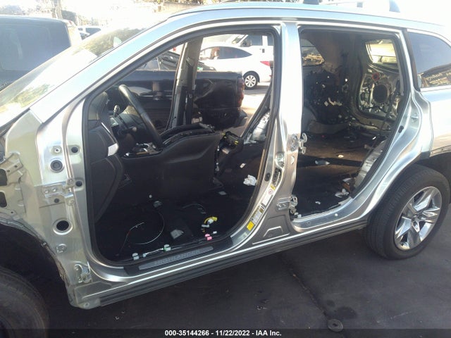 Toyota Highlander Limited 2016 5TDYKRFH3GS177728 Image 3