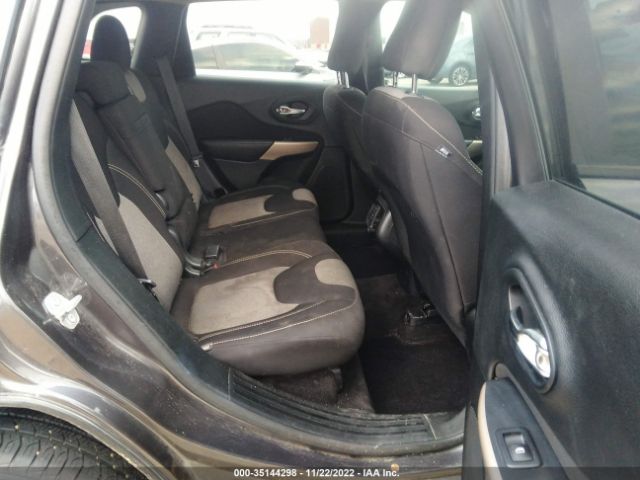 1C4PJLAB5HW653039 Jeep Cherokee Sport