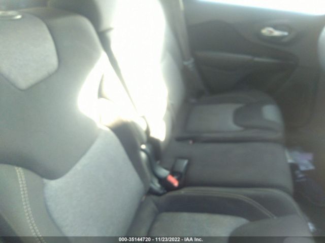 1C4PJLAB8FW518439 Jeep Cherokee Sport