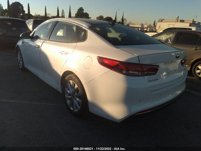 2018 Kia Optima, VIN: 5XXGT4L39JG243809