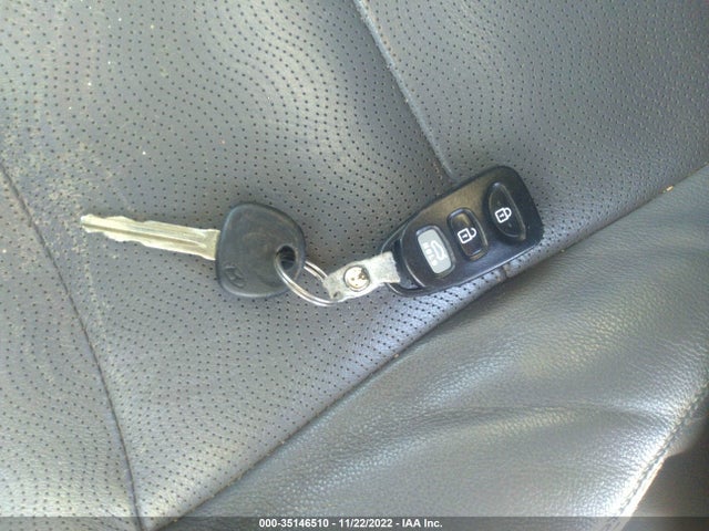 2012 HYUNDAI ELANTRA LIMITED VIN: KMHDH4AE1CU297137