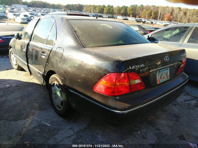 Lexus LS 430 2003 JTHBN30F030104250 Image 3
