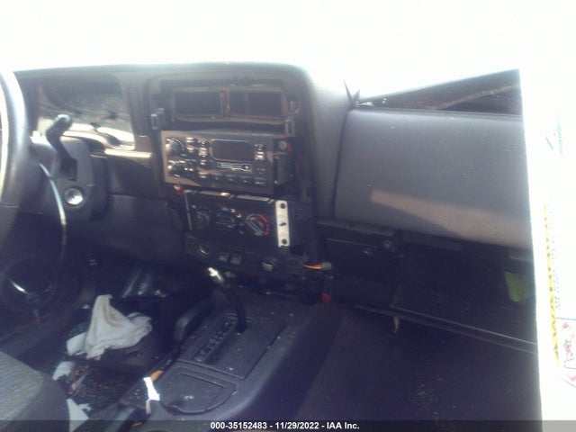 Jeep Cherokee 2000 1J4FF48S9YL143930 Image 6