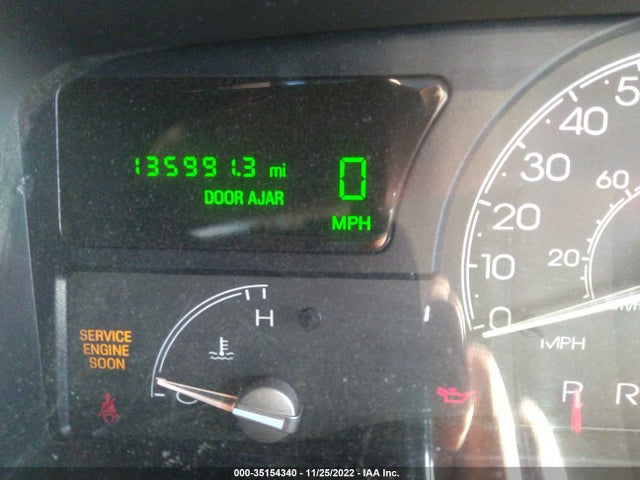 2005 LINCOLN TOWN CAR SIGNATURE VIN: 1LNHM81W55Y615365
