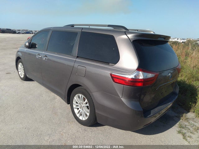 2017 Toyota Sienna, VIN: 5TDYZ3DC2HS817946