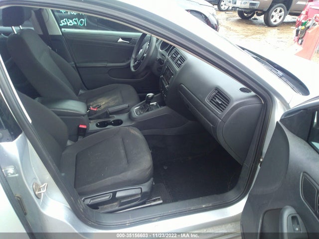 3VW2K7AJ8FM217026 Volkswagen Jetta