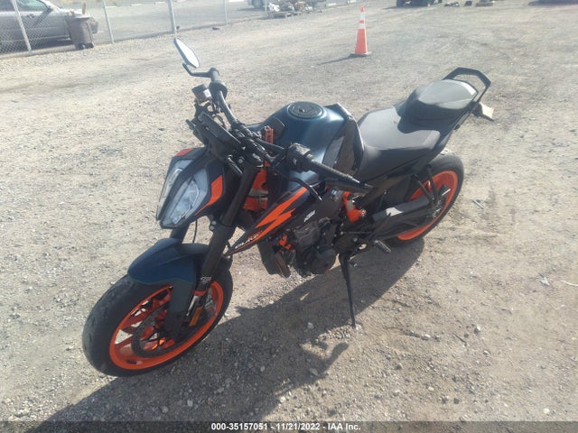 2022 KTM 890 DUKE R VIN: VBKTU9402NM830283