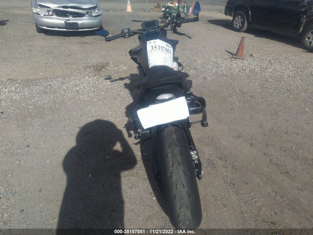 2022 KTM 890 DUKE R VIN: VBKTU9402NM830283
