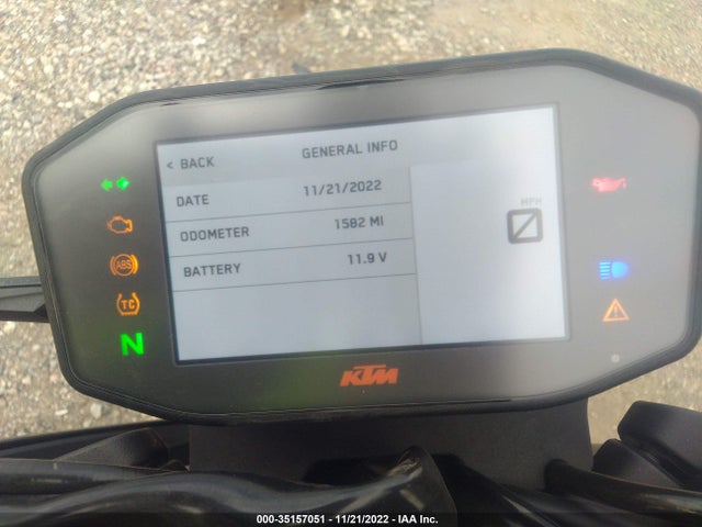 2022 KTM 890 DUKE R VIN: VBKTU9402NM830283
