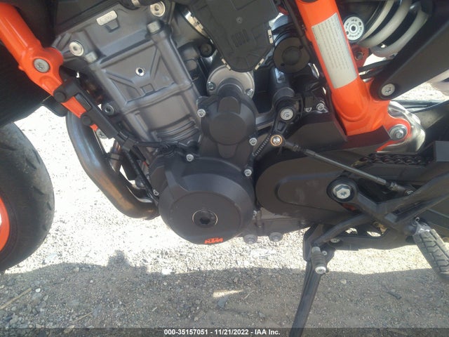 2022 KTM 890 DUKE R VIN: VBKTU9402NM830283
