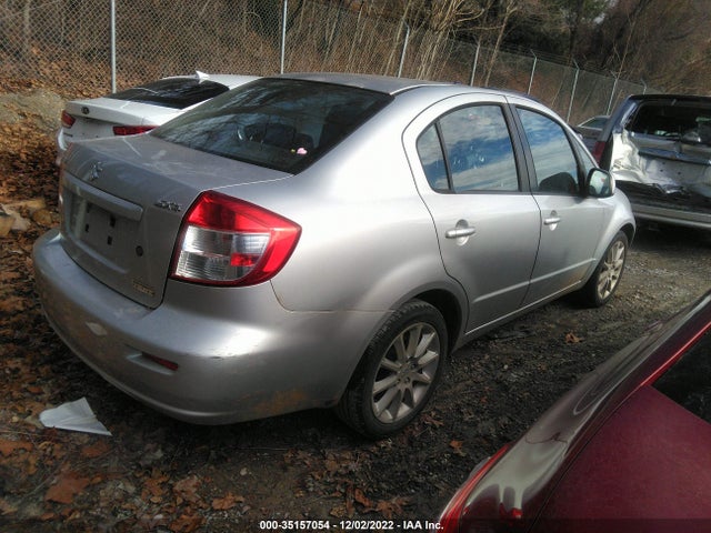 JS2YC5A21B6300305 Suzuki SX4 LE