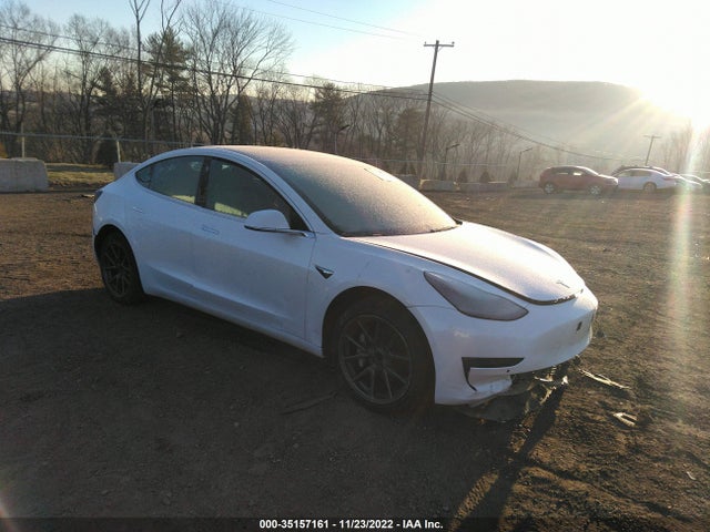 2018 5YJ3E1EA8JF004354 main image