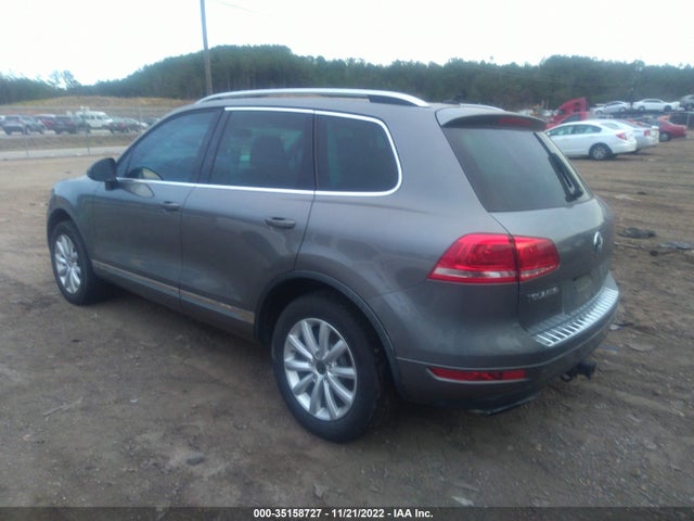 2011 VOLKSWAGEN TOUAREG SPORT VIN: WVGFF9BP7BD000768
