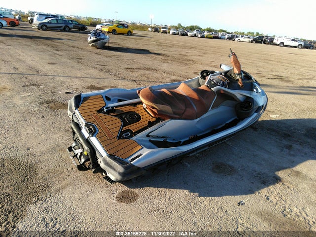 2018 SEADOO GTX-300 LIMITED VIN: YDV10718B818