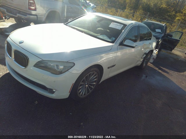 BMW 7 Series 740i 2012 WBAKA4C58CDS99266 Image 2