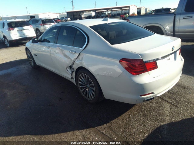 BMW 7 Series 740i 2012 WBAKA4C58CDS99266 Image 3
